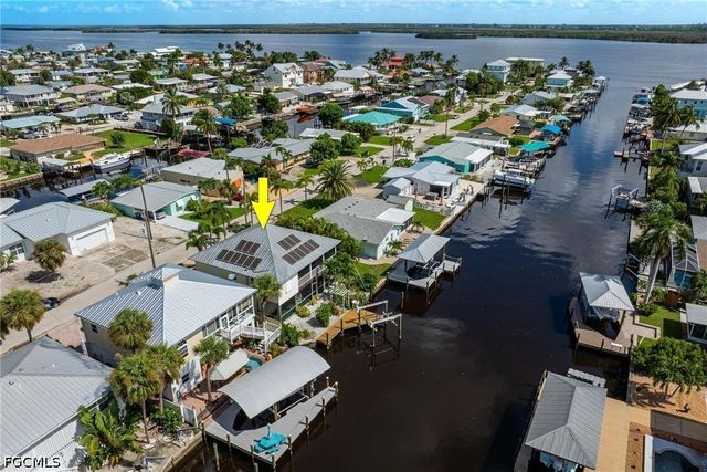 2761 Geary ST, Matlacha, FL 33993