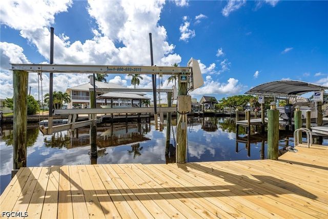 2761 Geary ST, Matlacha, FL 33993