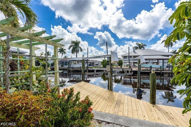 2761 Geary ST, Matlacha, FL 33993