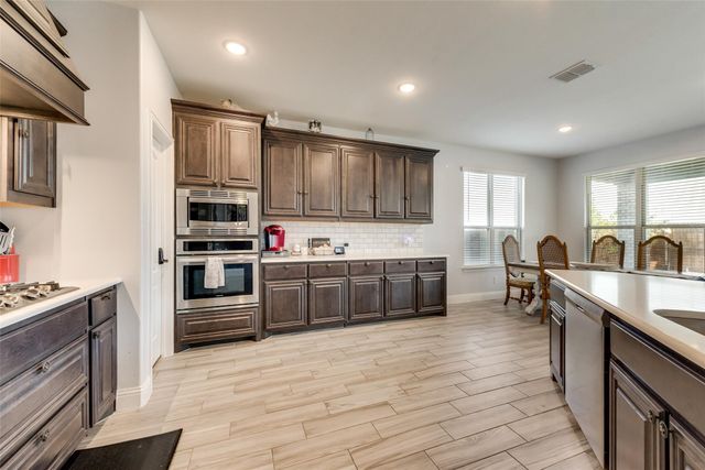 213 Roscoe Drive, Fate, TX 75087