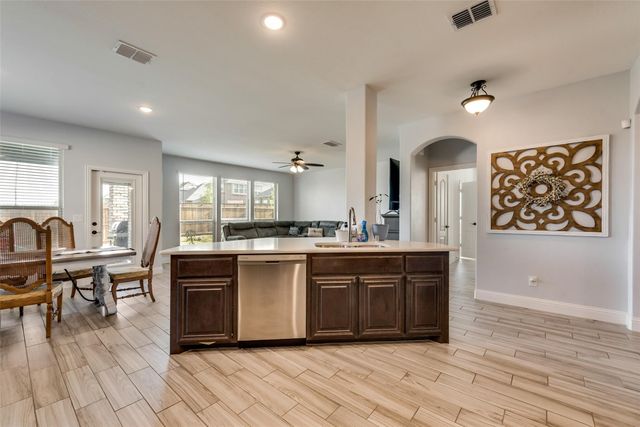 213 Roscoe Drive, Fate, TX 75087