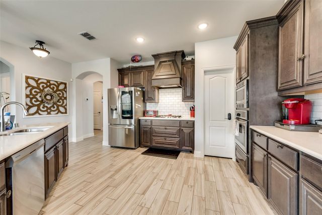 213 Roscoe Drive, Fate, TX 75087