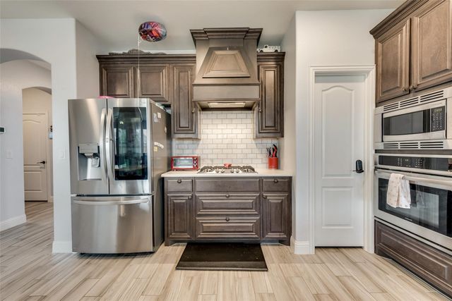 213 Roscoe Drive, Fate, TX 75087
