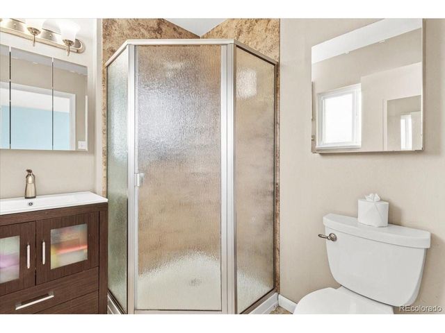 921 S Taft St, Lakewood, CO 80228