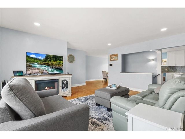 921 S Taft St, Lakewood, CO 80228