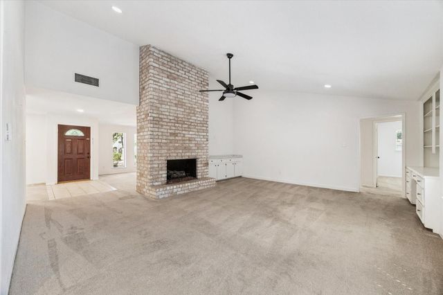2222 Oak Shores Drive, Kingwood, TX 77339