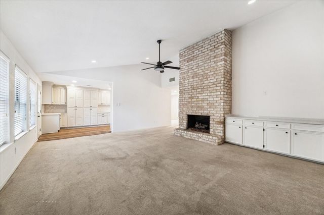 2222 Oak Shores Drive, Kingwood, TX 77339