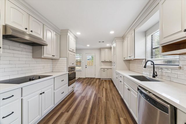 2222 Oak Shores Drive, Kingwood, TX 77339
