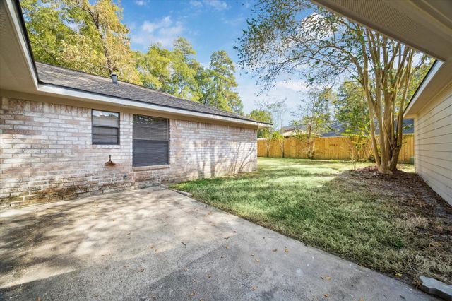2222 Oak Shores Drive, Kingwood, TX 77339