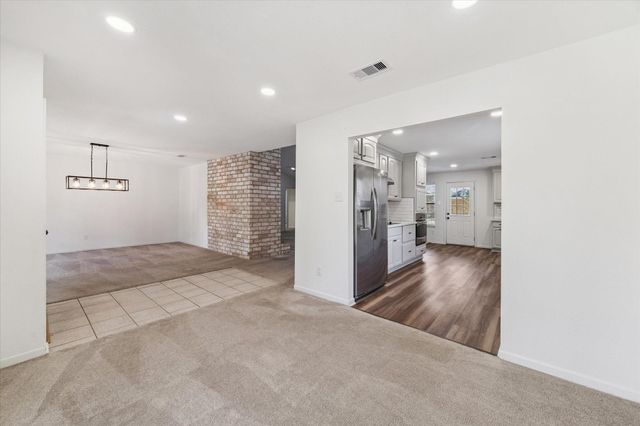 2222 Oak Shores Drive, Kingwood, TX 77339