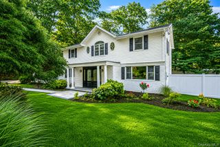 20 Arbor Lane, Dix Hills, NY 11746