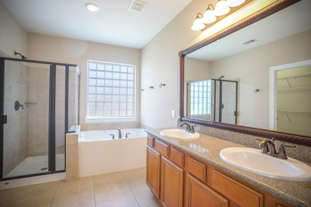 2 Hadlock Place, Spring, TX 77389