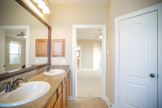 2 Hadlock Place, Spring, TX 77389