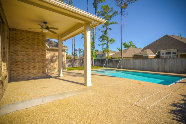 2 Hadlock Place, Spring, TX 77389