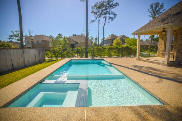 2 Hadlock Place, Spring, TX 77389