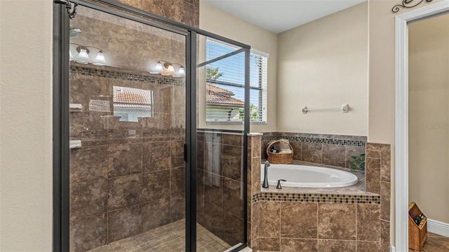 1950 VIA LAGO DRIVE, Lakeland, FL 33810