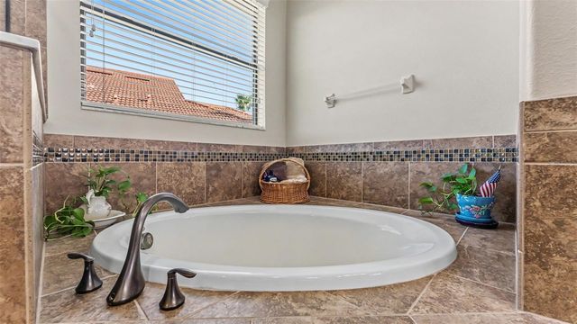 1950 VIA LAGO DRIVE, Lakeland, FL 33810