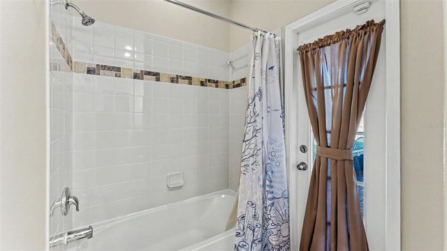 1950 VIA LAGO DRIVE, Lakeland, FL 33810