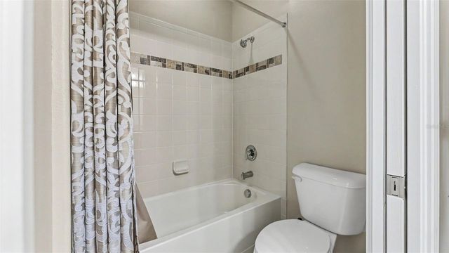 1950 VIA LAGO DRIVE, Lakeland, FL 33810