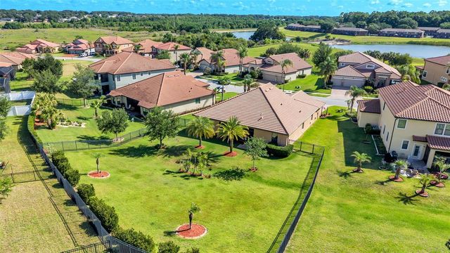 1950 VIA LAGO DRIVE, Lakeland, FL 33810