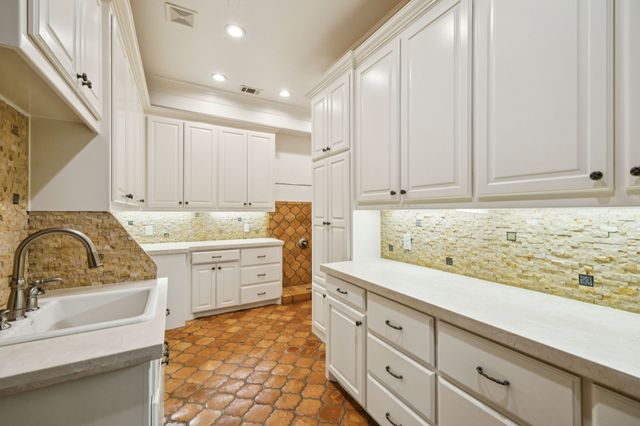 1900 Shady Oaks Drive, Southlake, TX 76092