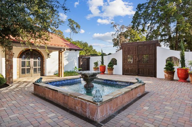 1900 Shady Oaks Drive, Southlake, TX 76092