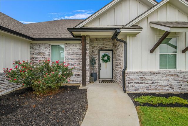 3332 Hunters Crossing Trail, Bryan, TX 77808