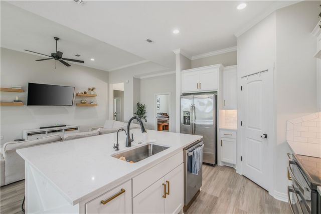 3332 Hunters Crossing Trail, Bryan, TX 77808