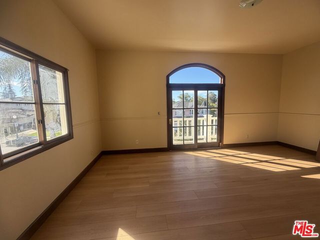 5867 W 75th Street, Los Angeles, CA 90045