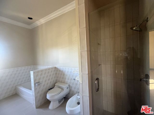 5867 W 75th Street, Los Angeles, CA 90045