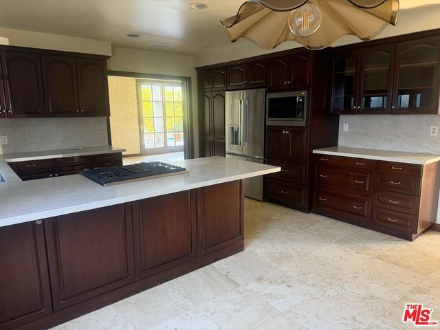 5867 W 75th Street, Los Angeles, CA 90045