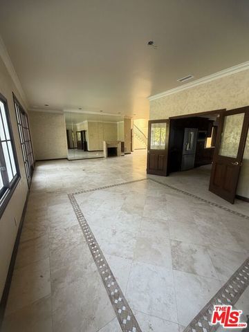 5867 W 75th Street, Los Angeles, CA 90045