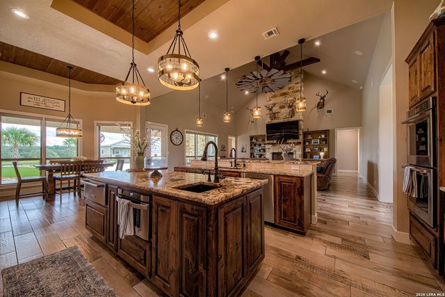 1188 County Road 328, Adkins, TX 78101