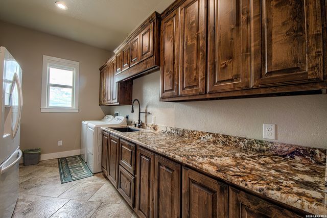 1188 County Road 328, Adkins, TX 78101