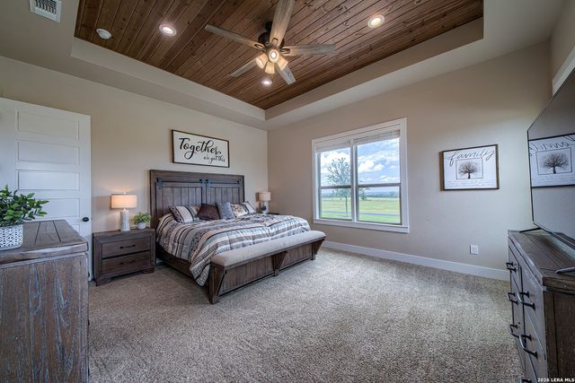 1188 County Road 328, Adkins, TX 78101
