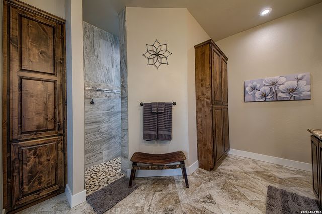 1188 County Road 328, Adkins, TX 78101