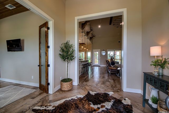 1188 County Road 328, Adkins, TX 78101