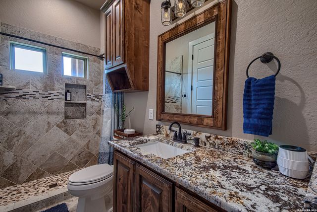 1188 County Road 328, Adkins, TX 78101