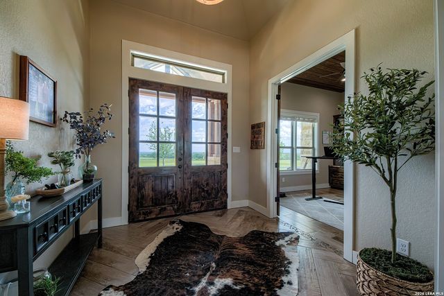 1188 County Road 328, Adkins, TX 78101