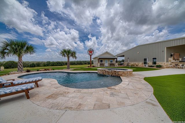 1188 County Road 328, Adkins, TX 78101