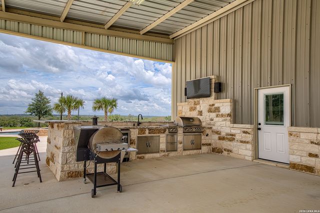1188 County Road 328, Adkins, TX 78101