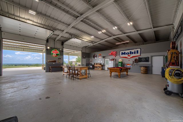 1188 County Road 328, Adkins, TX 78101