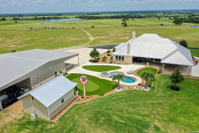 1188 County Road 328, Adkins, TX 78101