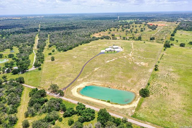 1188 County Road 328, Adkins, TX 78101