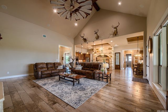 1188 County Road 328, Adkins, TX 78101
