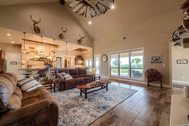 1188 County Road 328, Adkins, TX 78101