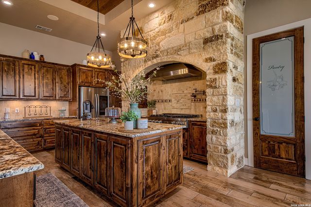 1188 County Road 328, Adkins, TX 78101