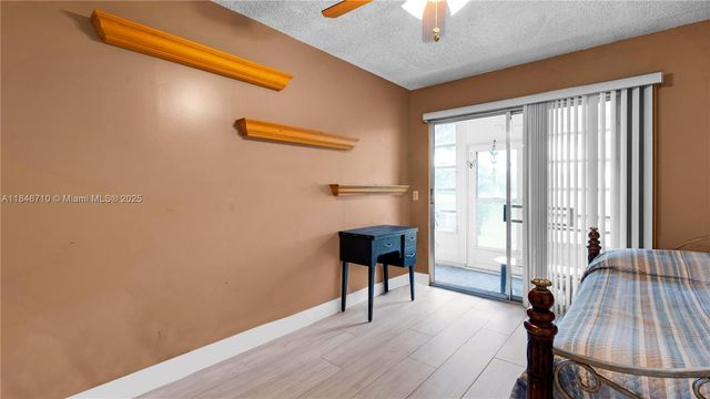 551 SW 135th Ave 111B, Pembroke Pines, FL 33027