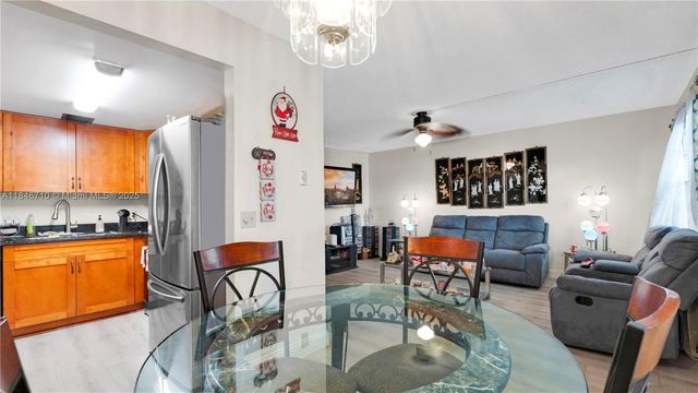 551 SW 135th Ave 111B, Pembroke Pines, FL 33027