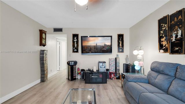 551 SW 135th Ave 111B, Pembroke Pines, FL 33027